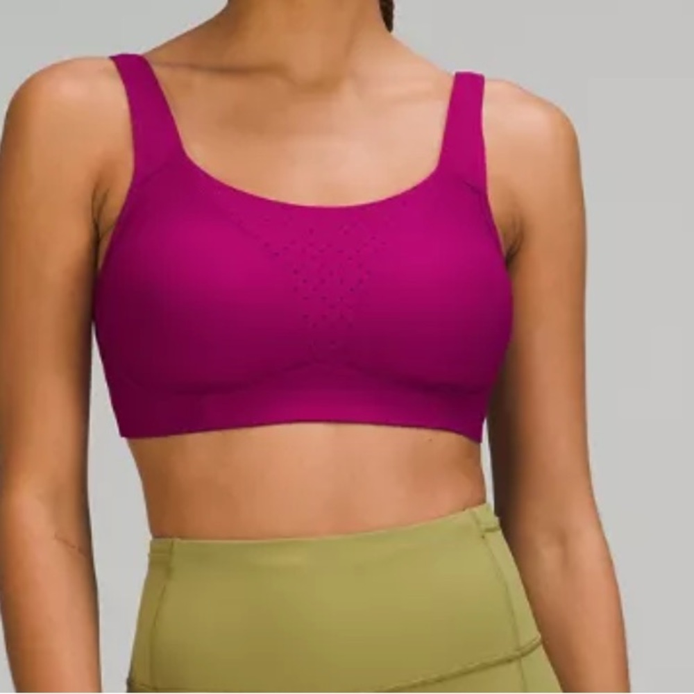 Seamless Magenta Sports Bra